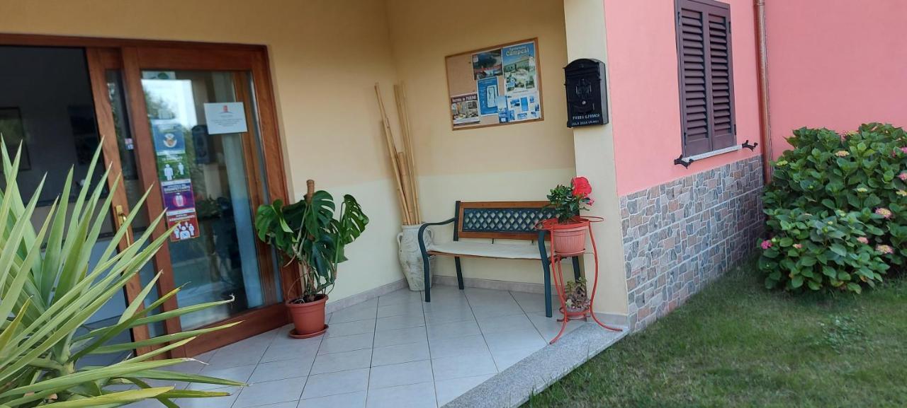 Isola Rossa Appartamenti Paduledda Buitenkant foto